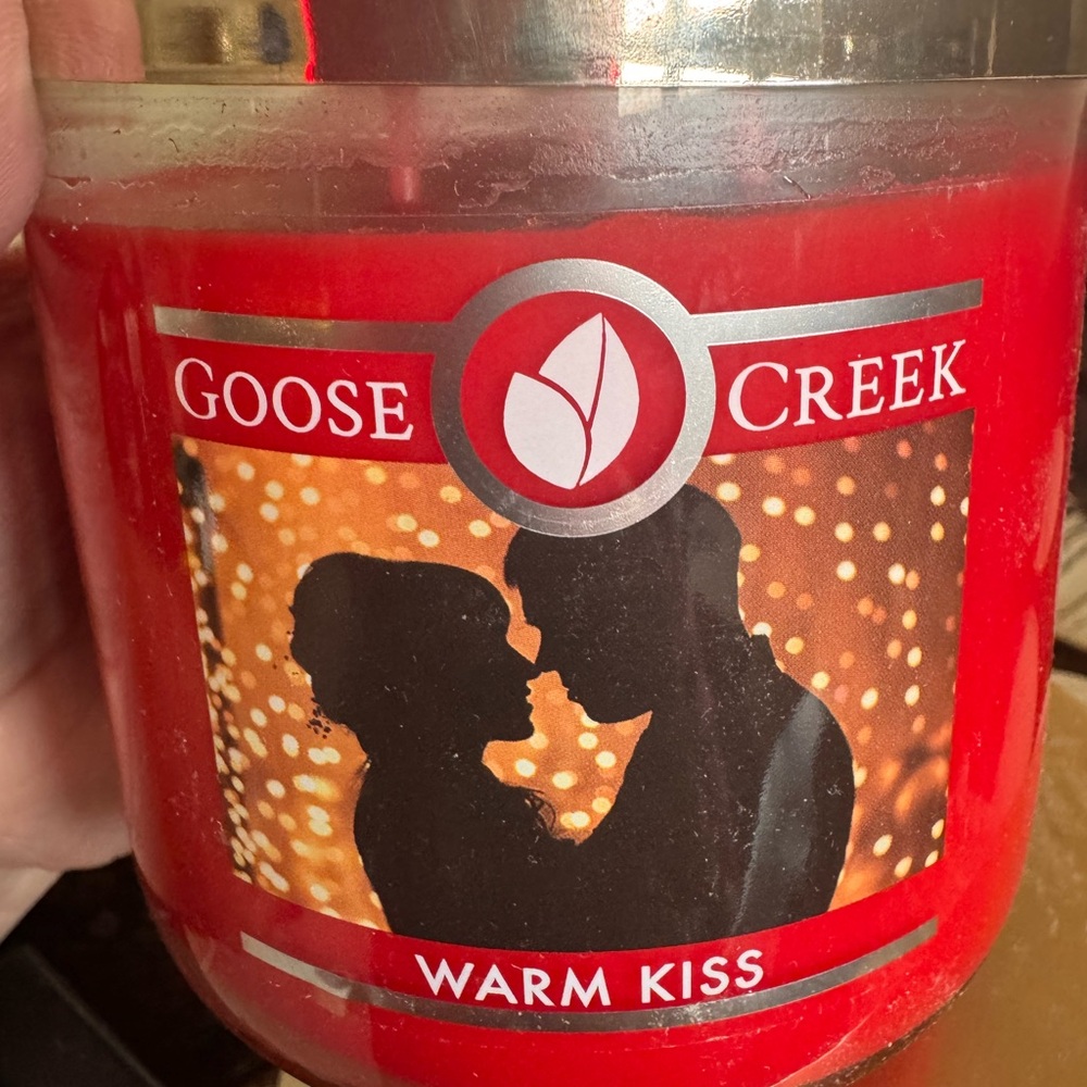 Goose Creek Warm Kiss Red Candle
